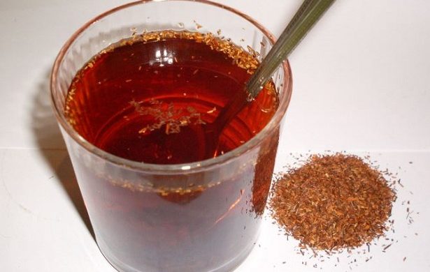 Tè rosso benefico in caso di gastrite grazie all’assenza della teina