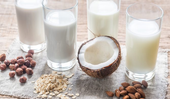 Cocco, soia, riso, mandorla, avena. Qual è la bevanda vegetale migliore?